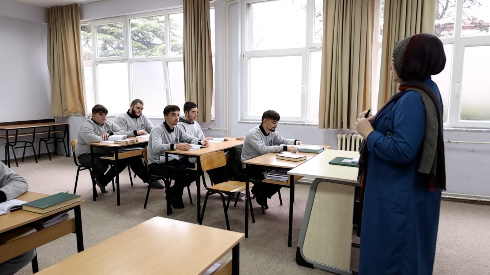 Zyra e profesorëve
