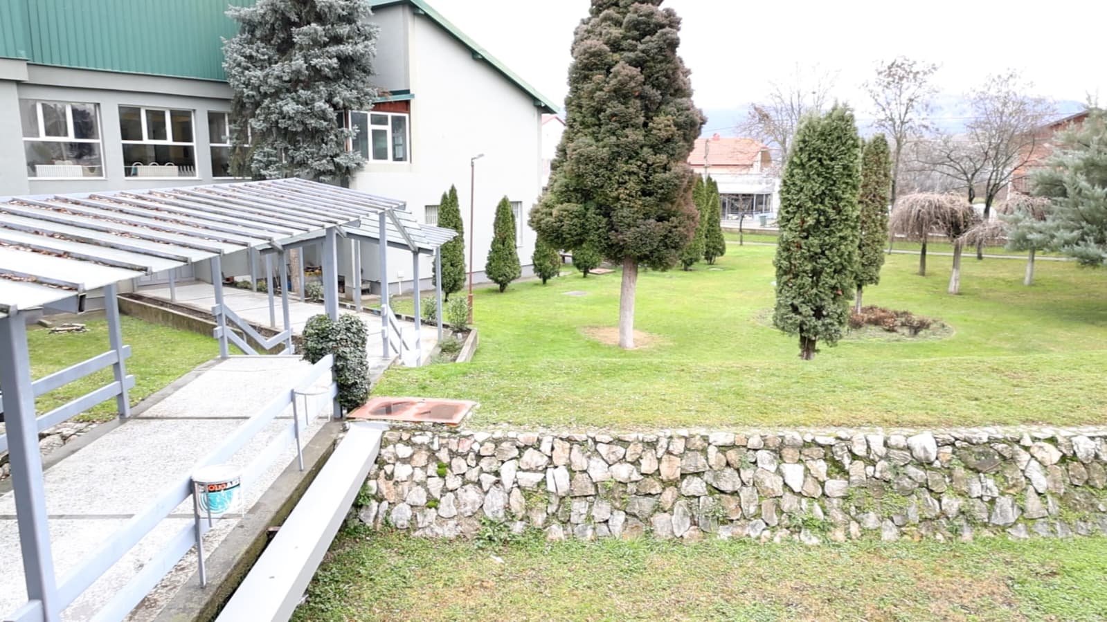 Shatërvani qendror në oborrin e Medresesë
