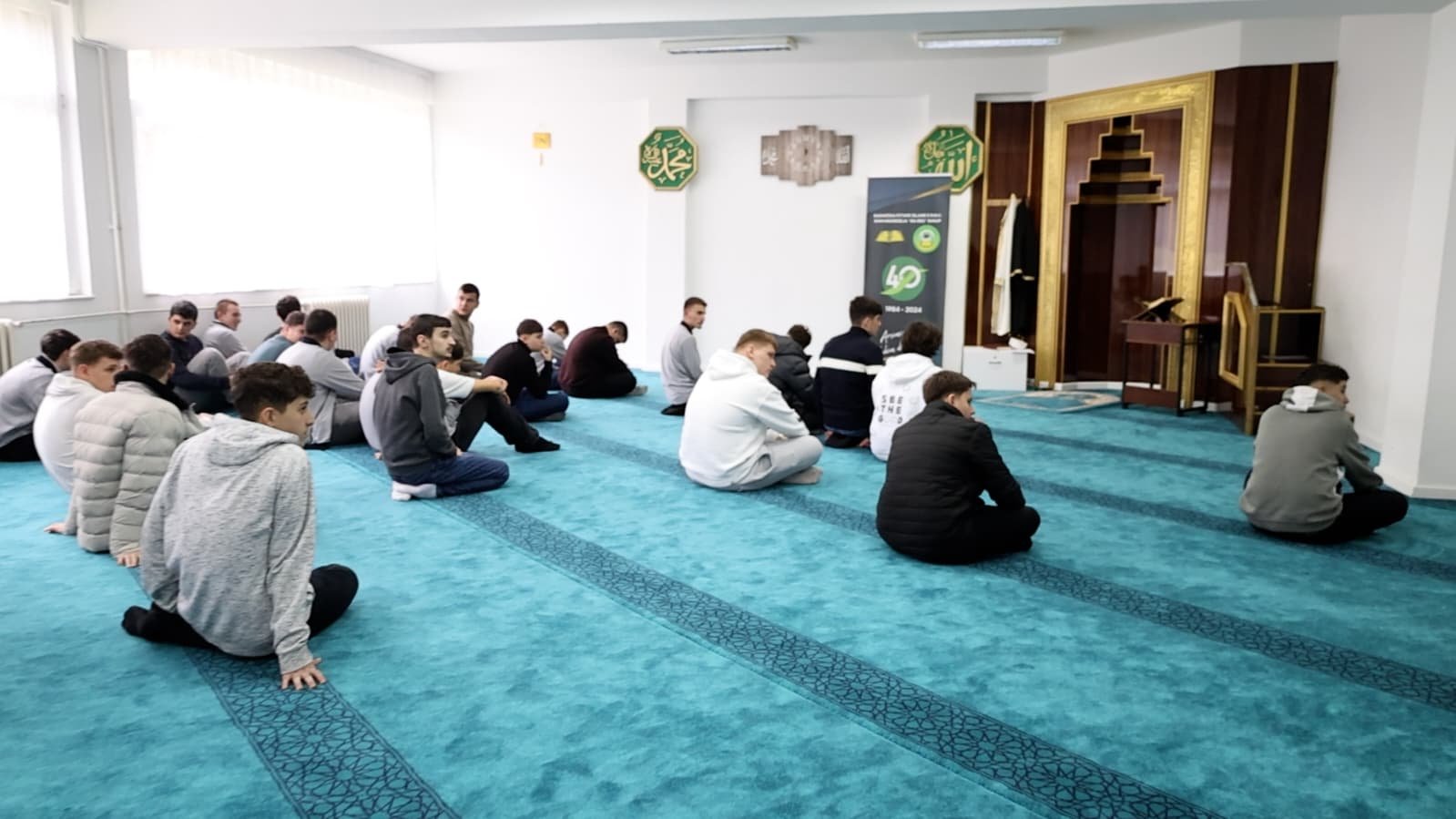 Namazi i xhumasë në xhaminë e Medresesë