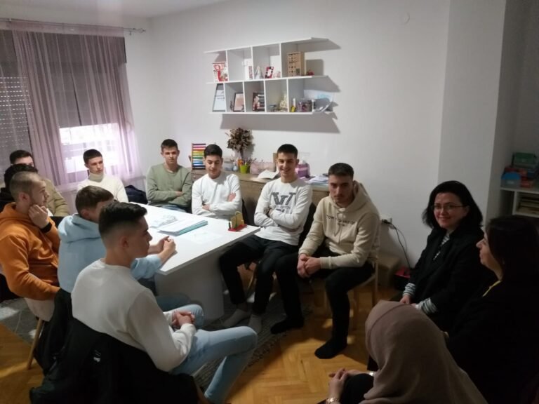 Nxënësit e Medresesë vizitojnë shoqatën për fëmijë me nevoja të veçanta ,,Dua Ylberin”