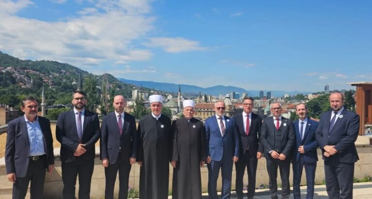 DREJTORI I MEDRESESË “ISA BEU”, PJESË E DELEGACIONIT TË BFI-së NË PËRKUJTIMIN E 30-VJETORIT TË MASAKRËS SË SREBRENICËS