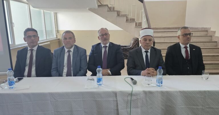 NDARJA SOLEMNE E DIPLOMAVE NË MEDRESENË ISA BEU – SHKUP
