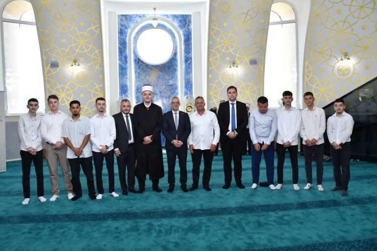 CEREMONIA E DUASË SË HIFZIT TË MEDRESANTIT LIRIDON CEKA NË TETOVË