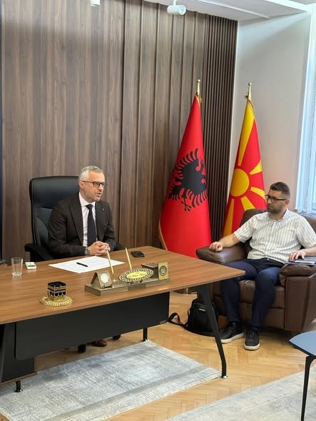 STUDENTËT E FAKULTETIT TË STUDIMEVE ISLAME TË SARAJEVËS NË VIZITË NË MEDRESENË “ISA BEU” NË SHKUP STUDENTËT E FAKULTETIT TË STUDIMEVE ISLAME TË SARAJEVËS NË VIZITË NË MEDRESENË “ISA BEU” NË SHKUP