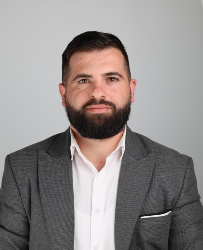 Prof. Jasir Osmani, profesor i Historisë Islame në Medresenë Isa Beu