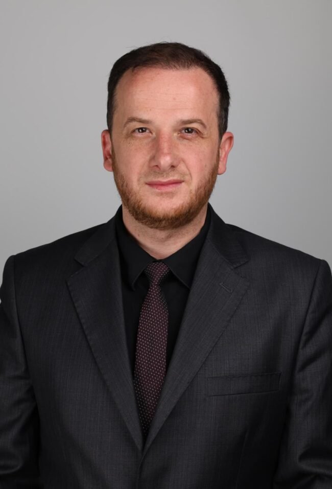 Dr. Kujtim Mirzo, profesor i gjuhës arabe në Medresenë Isa Beu