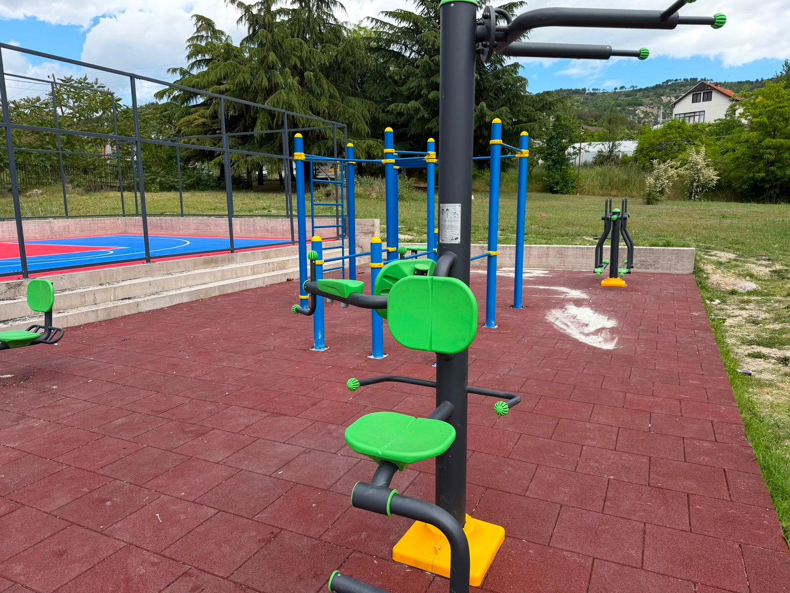 Hapësira e fitnesit në ambient të hapur