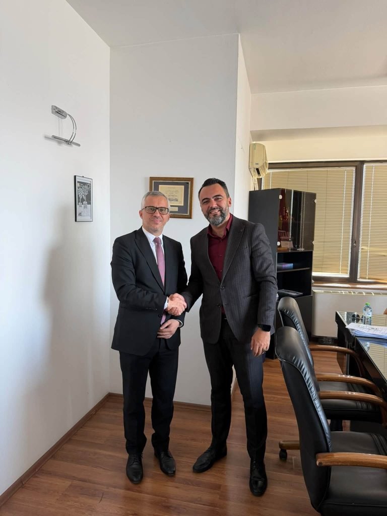 TAKIM I DREJTORIT TË SHKOLLËS PËR ARSIM TË MESËM “MEDRESEJA ISA BEU” ME ZËVENDËSMINISTRIN E ARSIMIT DHE SHKENCËS